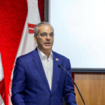 Presidente Luis Abinader aboga por un equilibrio entre eficiencia económica y justicia social durante encuentro en Intec