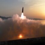 Corea del Norte lanza un misil balístico en el mar de Japón