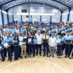 El presidente Luis Abinader reafirmó el compromiso del Gobierno con la mejora de las infraestructura y el equipamiento de los centros educativos del país