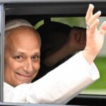 Papa regresa al Vaticano tras operación de cáncer de pulmón